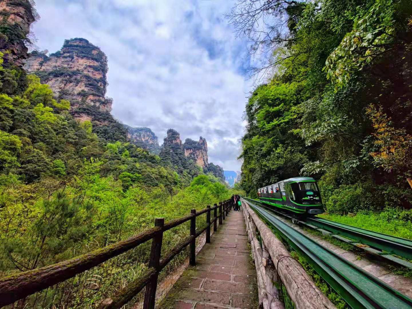 Ten-Mile Gallery in zhangjiajie tour package